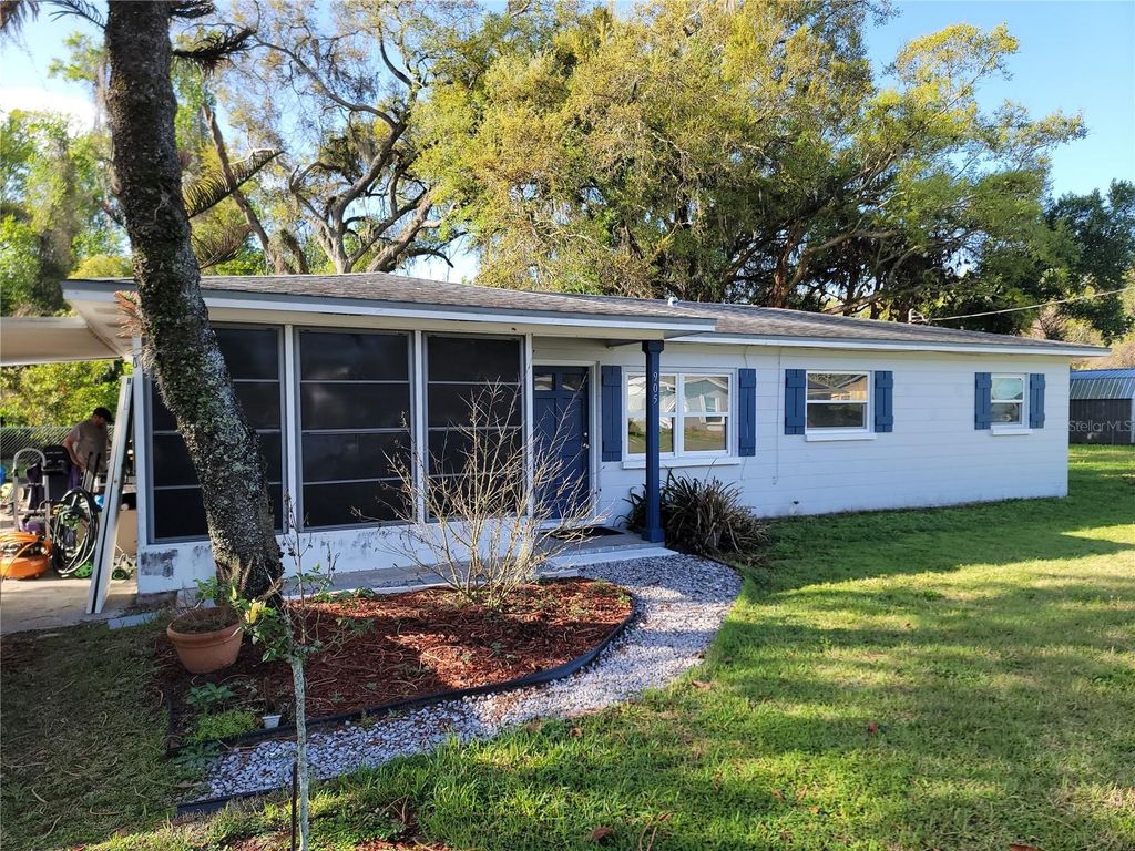 Photo of 905 Monroe Street, Plant City, FL 33563 (MLS # L4960332)