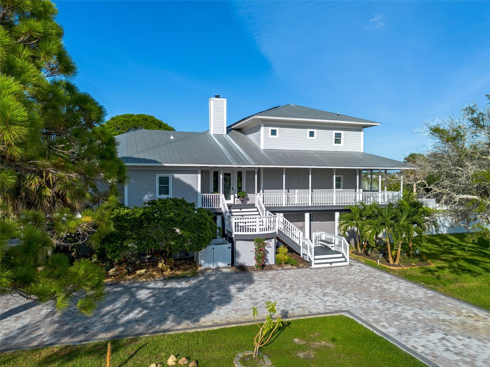 1538 RIVERSIDE DRIVE