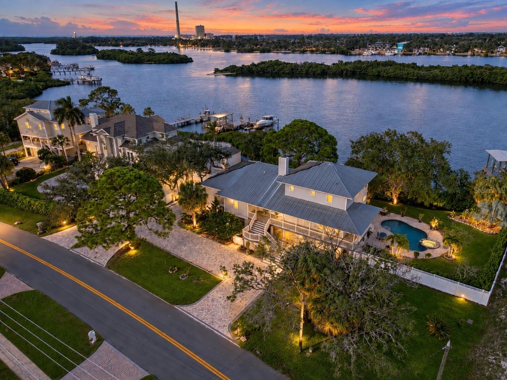 Photo of 1538 Riverside Drive, Tarpon Springs, FL 34689 (MLS # N6145696)