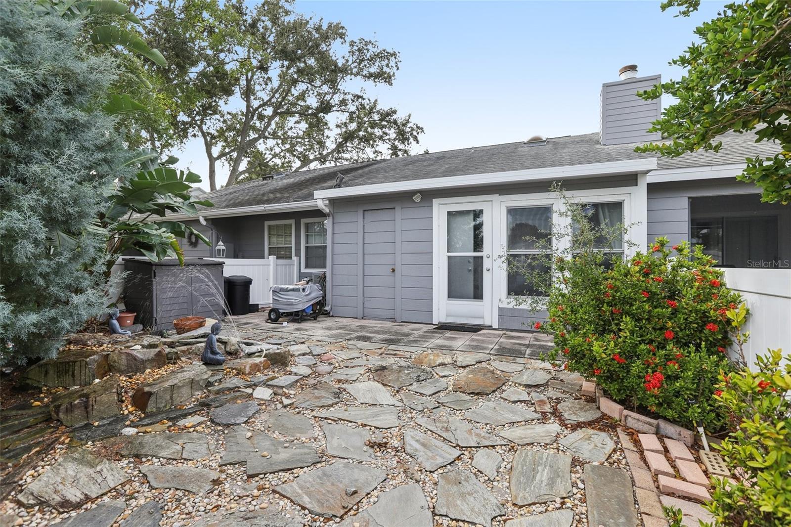 DAVENTRY SQUARE - Residential