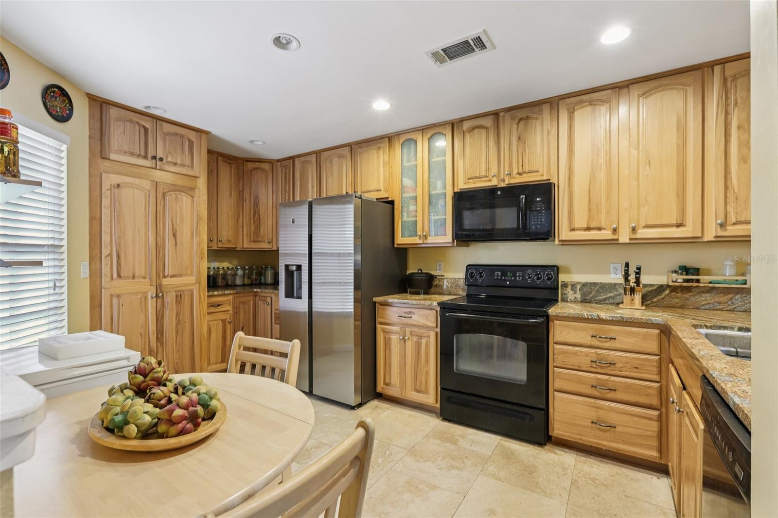 DAVENTRY SQUARE - Residential