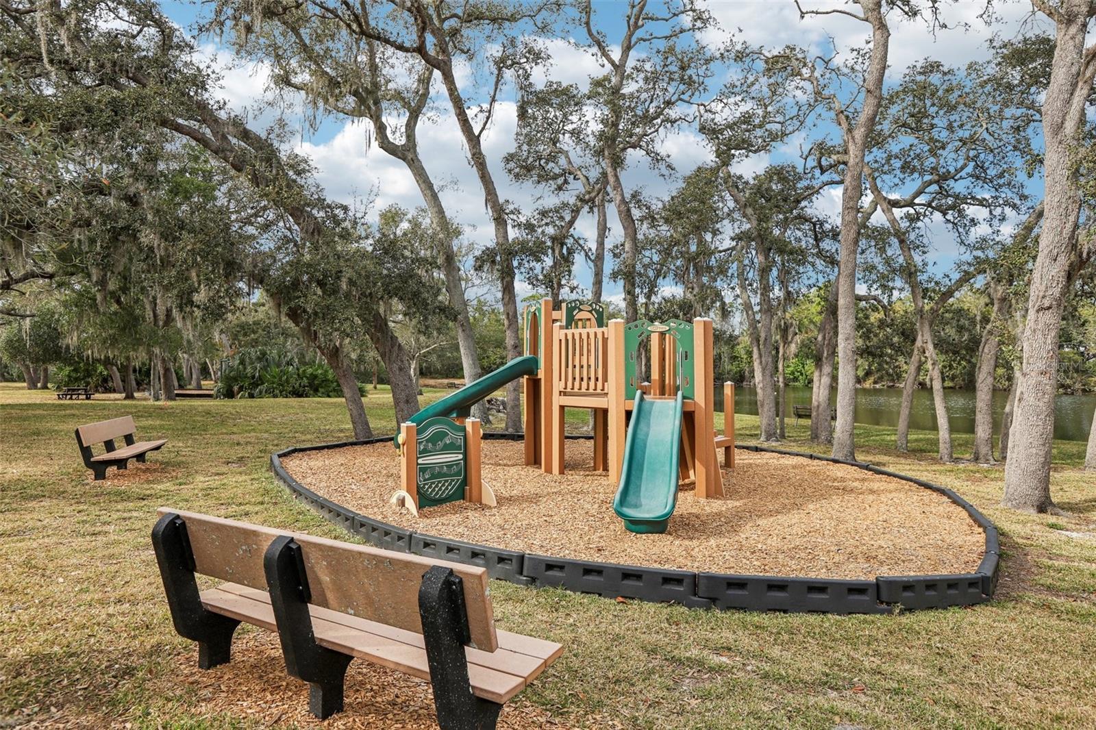 DAVENTRY SQUARE - Residential