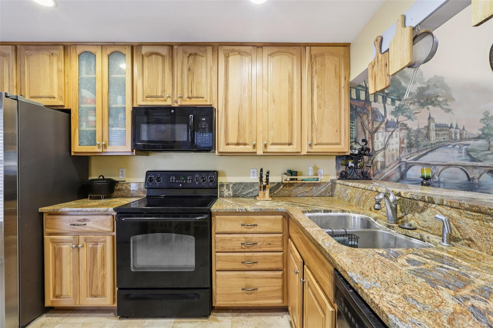 DAVENTRY SQUARE - Residential