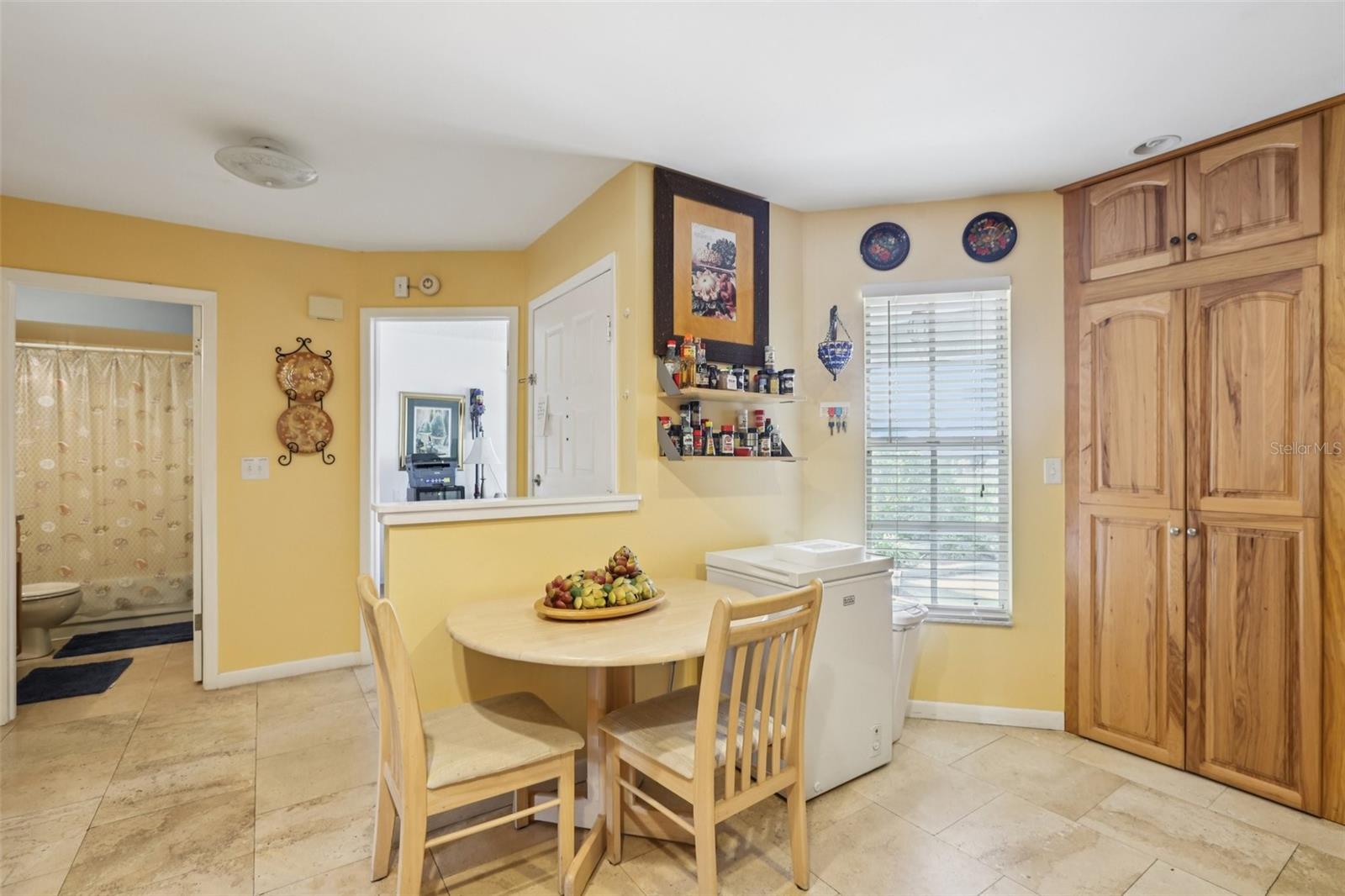 DAVENTRY SQUARE - Residential