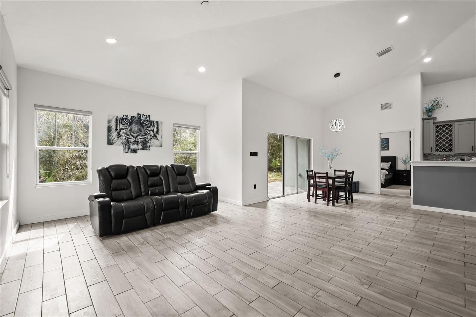 1333 TALLAHASSEE COURT