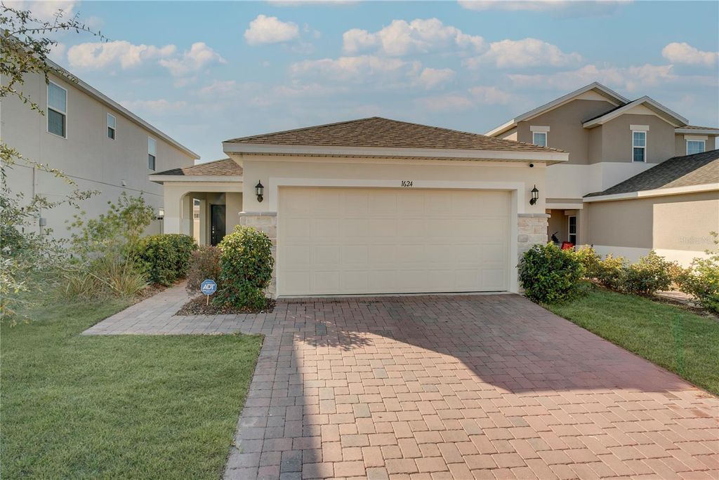 Photo of 1624 Swan Swim Dr, Davenport, FL 33837 (MLS # O6383788)