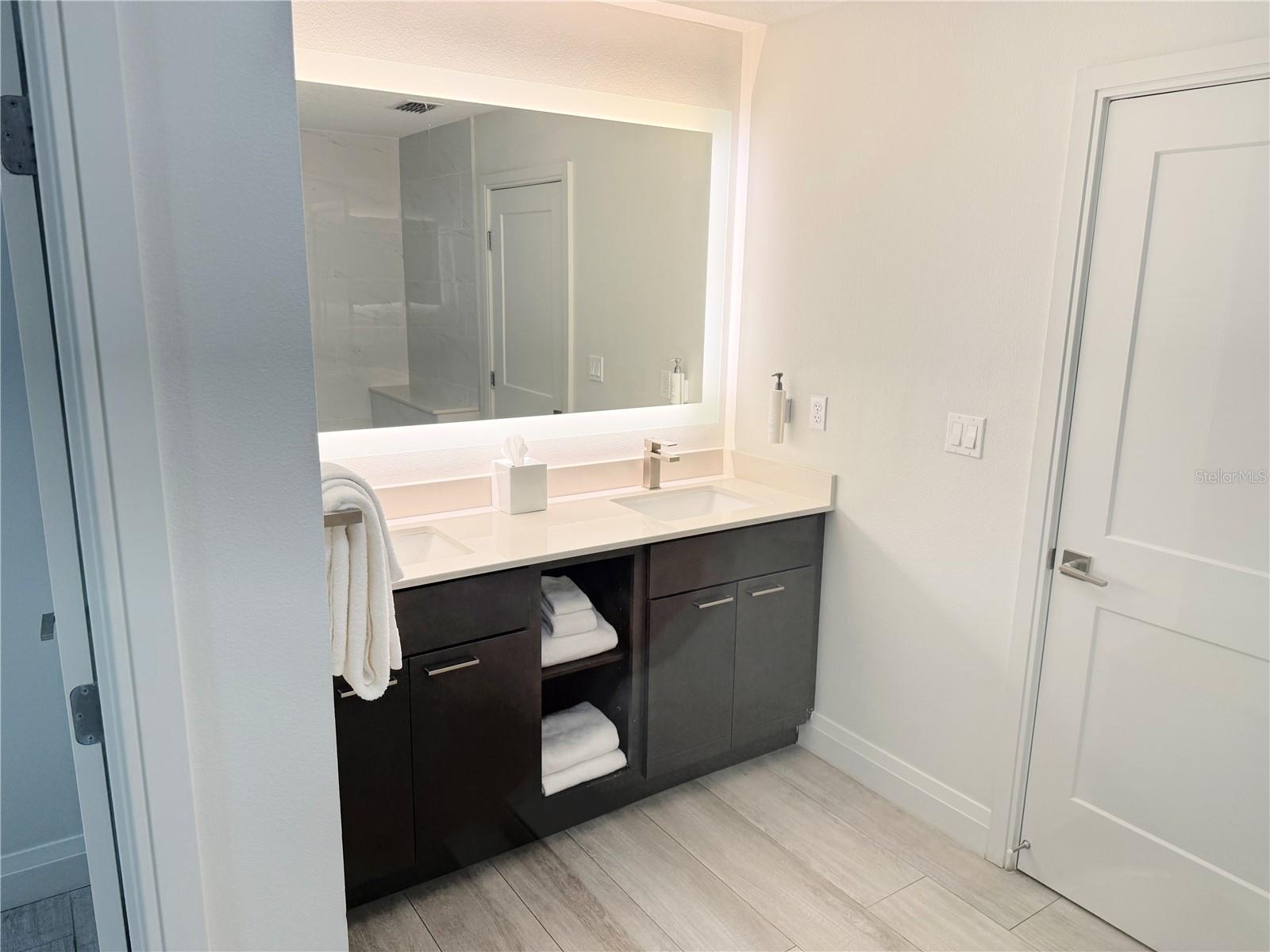 GROVE RESORT AND SPA HOTEL CONDOMINIUM 1 - Residential