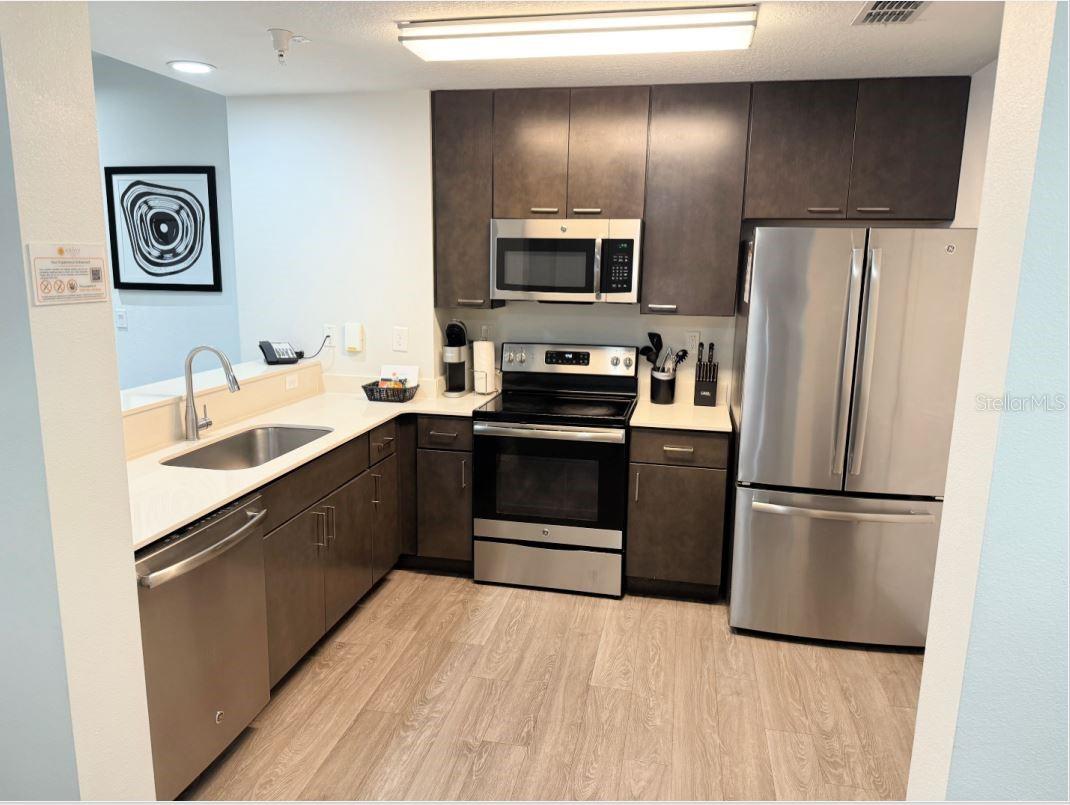 GROVE RESORT AND SPA HOTEL CONDOMINIUM 1 - Residential