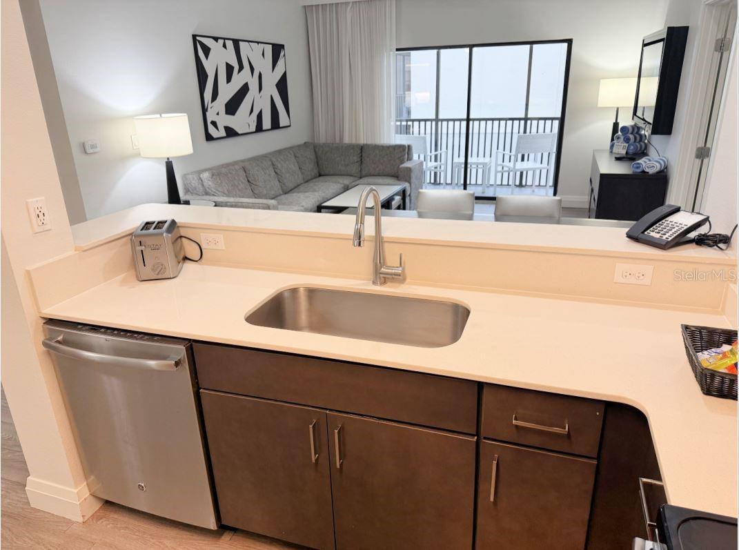 GROVE RESORT AND SPA HOTEL CONDOMINIUM 1 - Residential