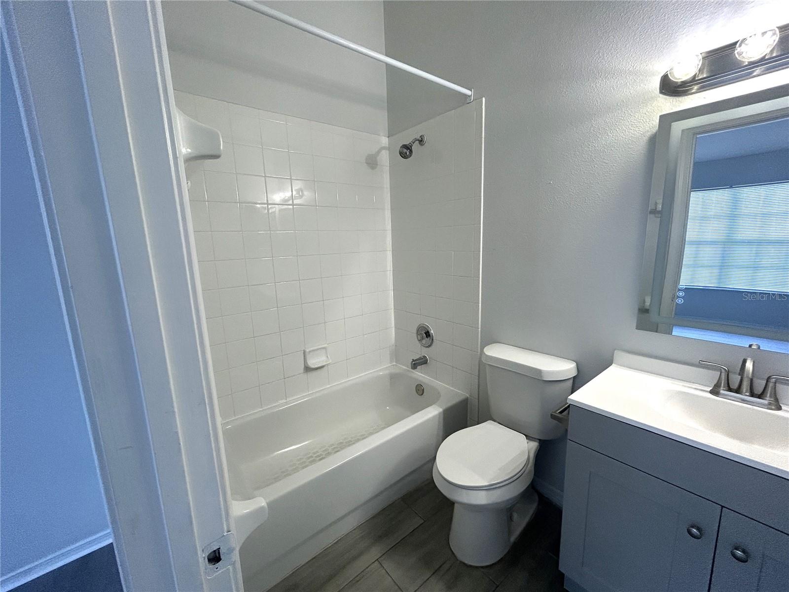 REGENCY KEY TWNHMS - Residential Lease