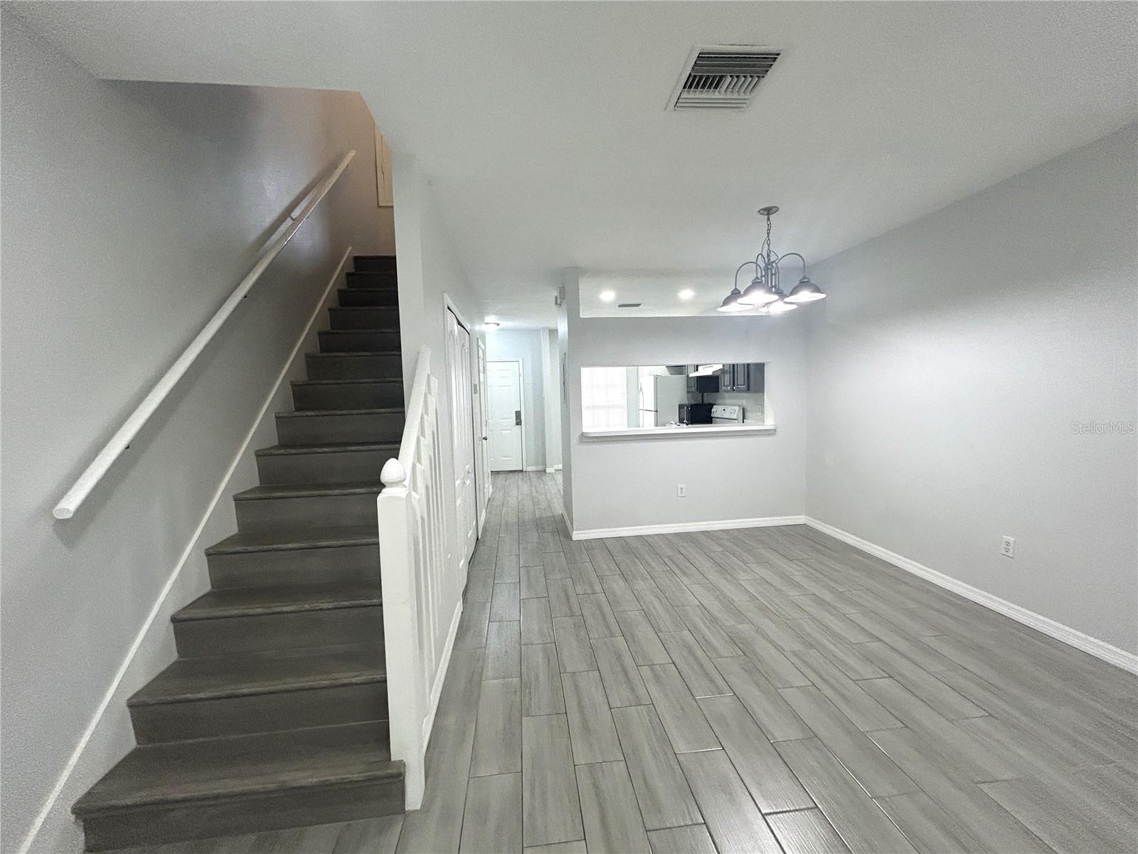 REGENCY KEY TWNHMS - Residential Lease