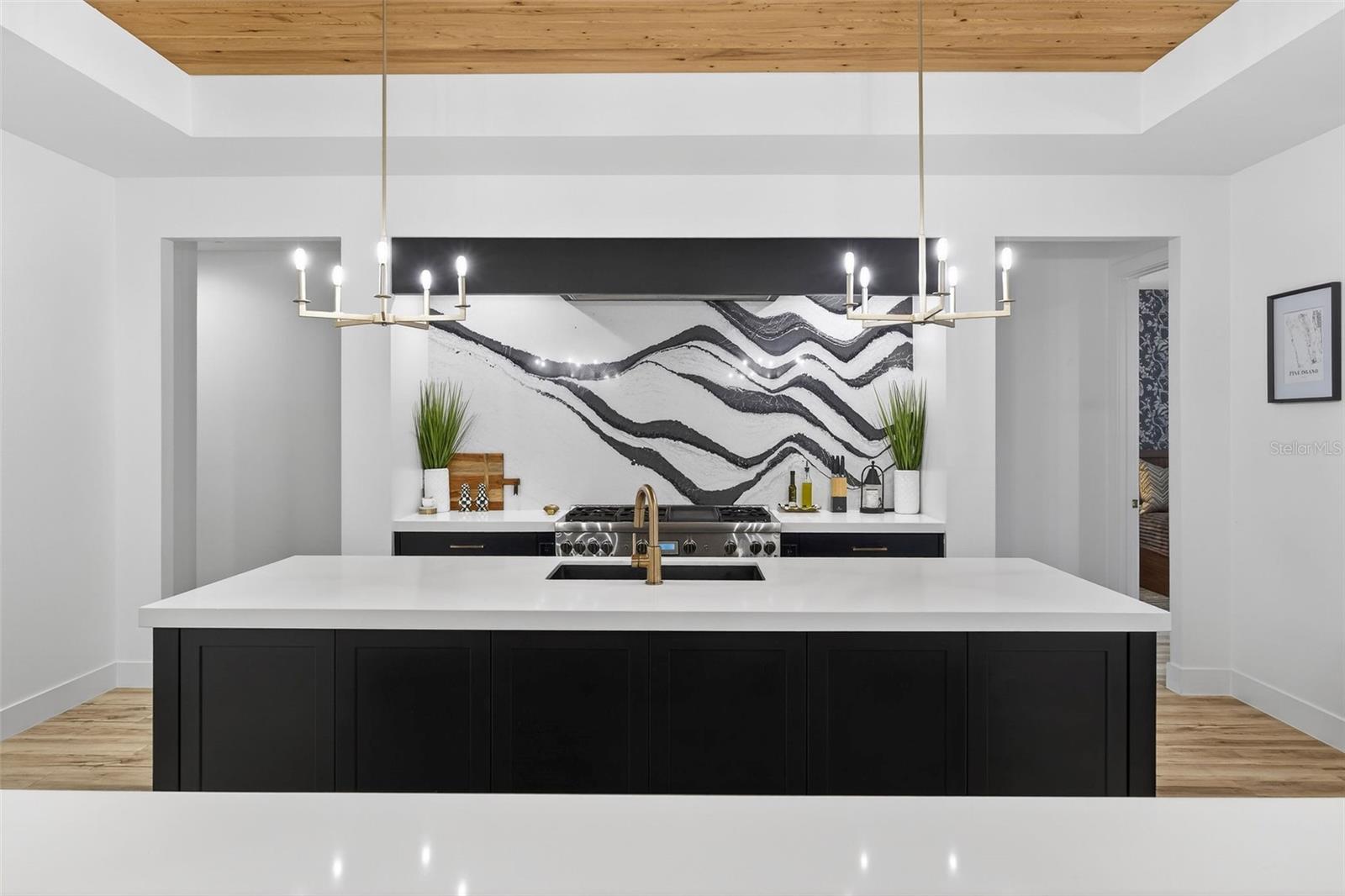 26321 AVENIDA LAS COLINAS