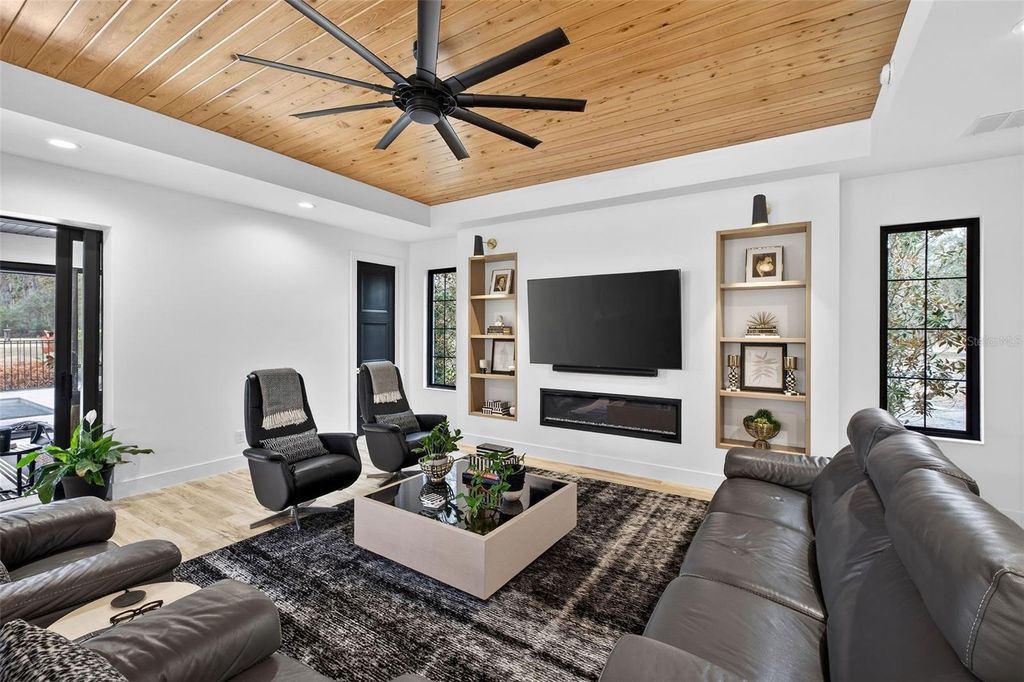 Photo of 26321 Avenida Las Colinas, Howey In The Hills, FL 34737 (MLS # O6383045)