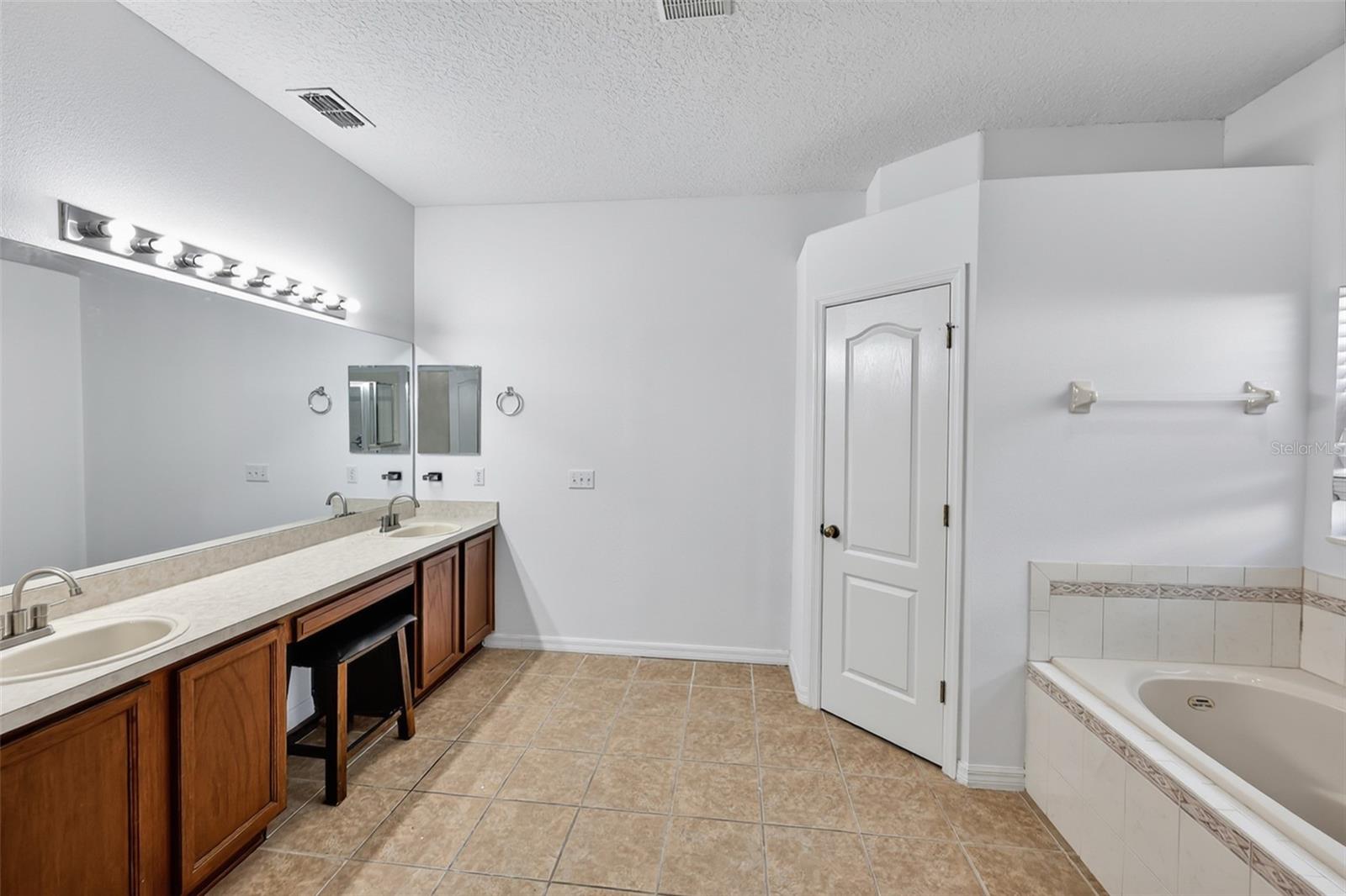 STONEYBROOK WEST UT 04 48 48 - Residential