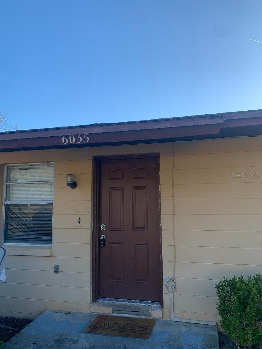 Peaceful and delightful 2-bedroom 1 bathroom property in North Lakeland. Close to Walmart and CVS Pharmacy. This is a must view property and will not Last!