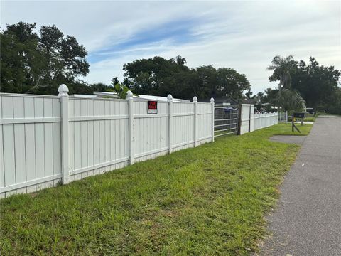 2193 20TH AVENUE SW LARGO FL 33774
