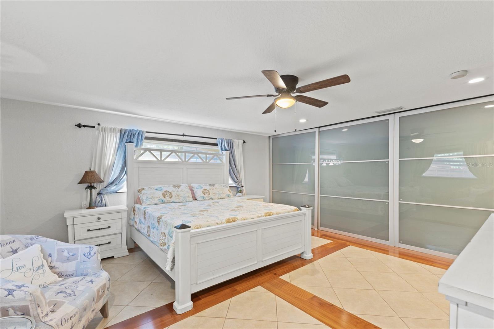 FLORA VILLA - Residential