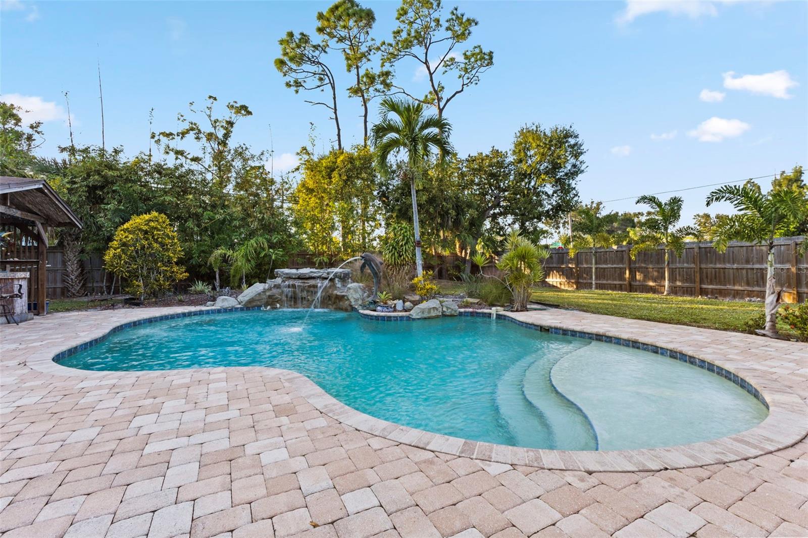 FLORA VILLA - Residential