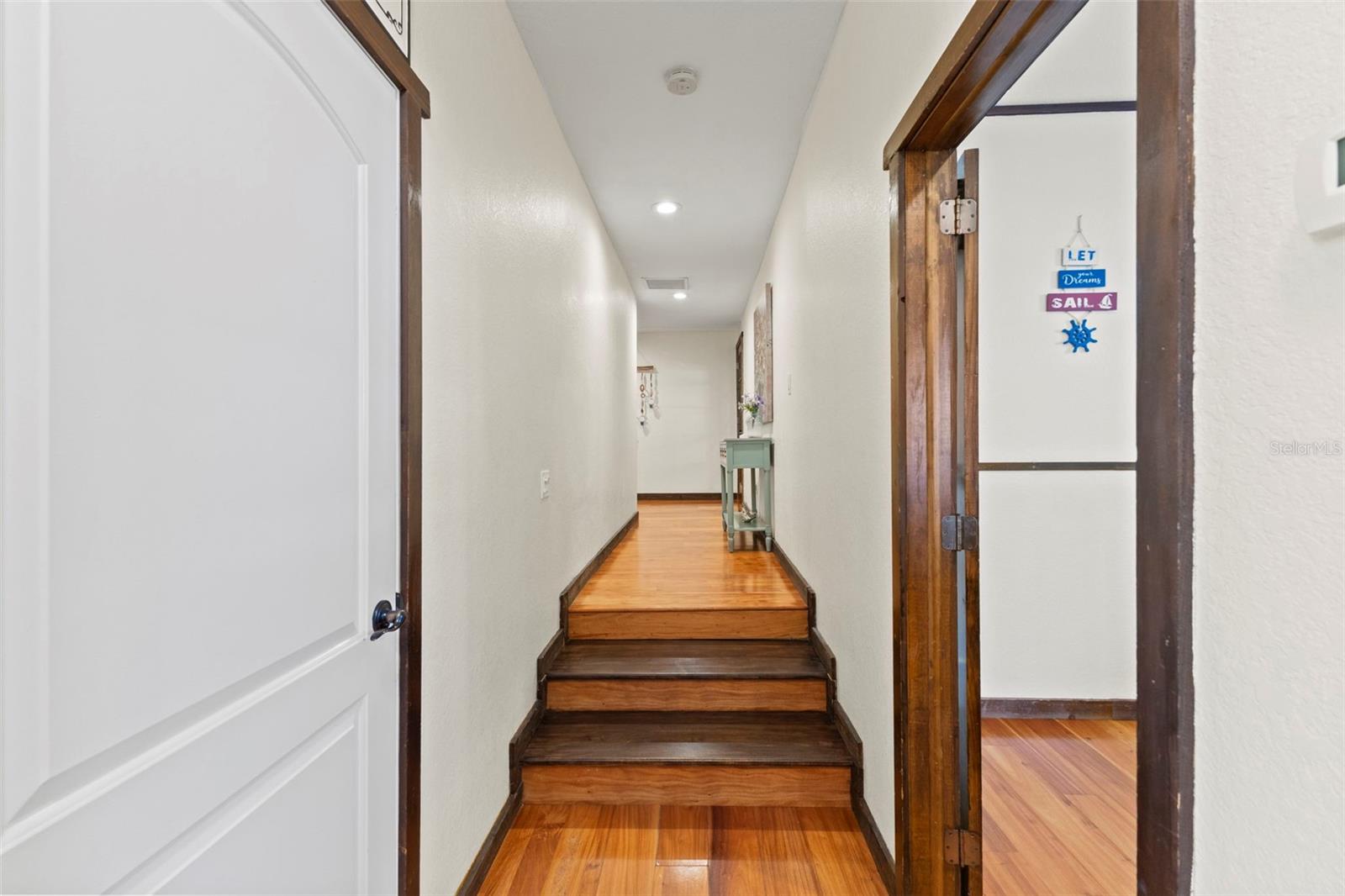 FLORA VILLA - Residential