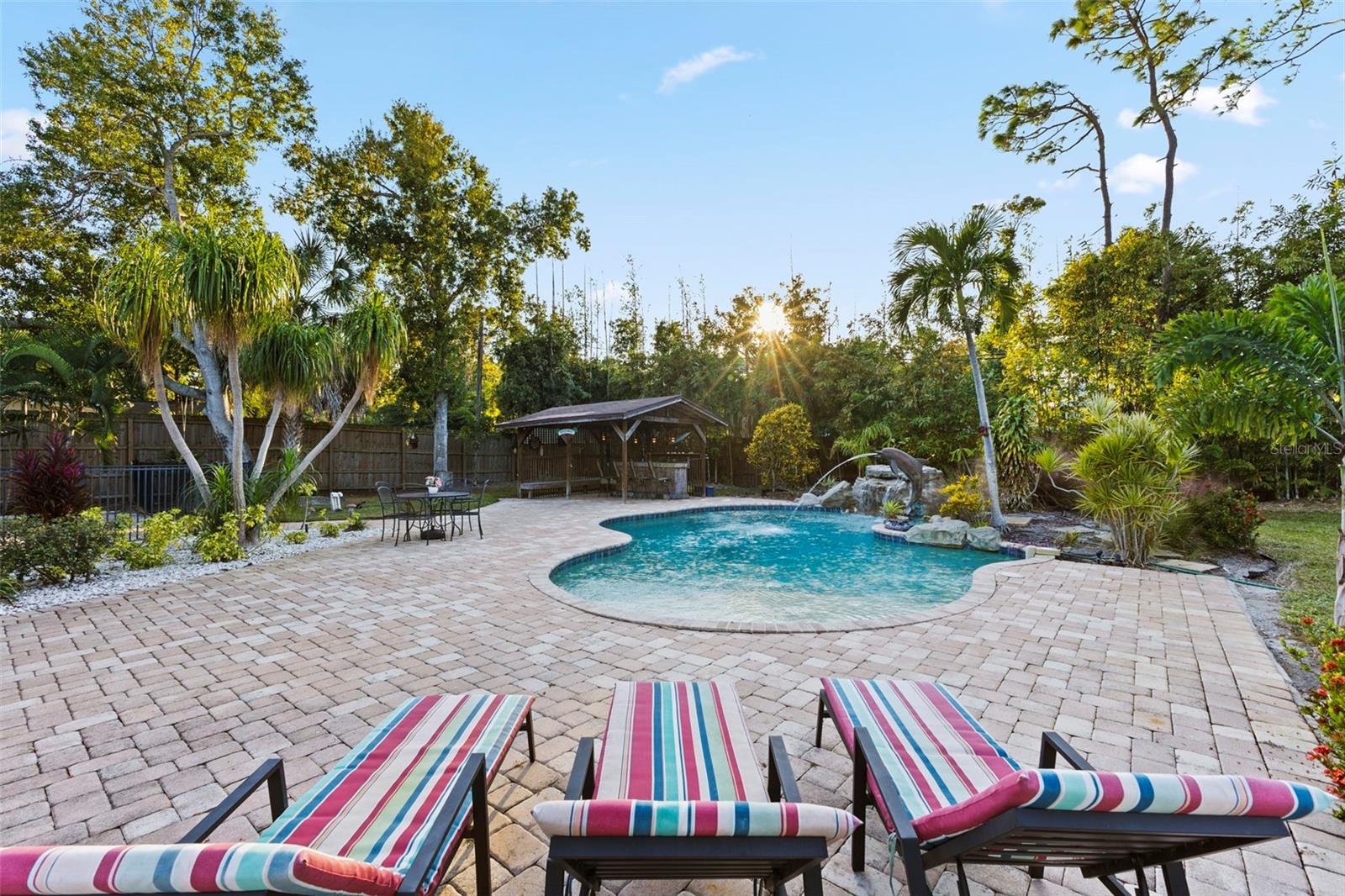 FLORA VILLA - Residential