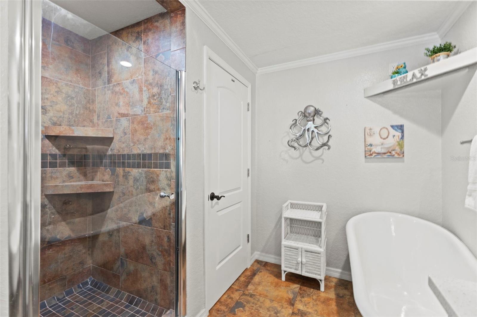 FLORA VILLA - Residential