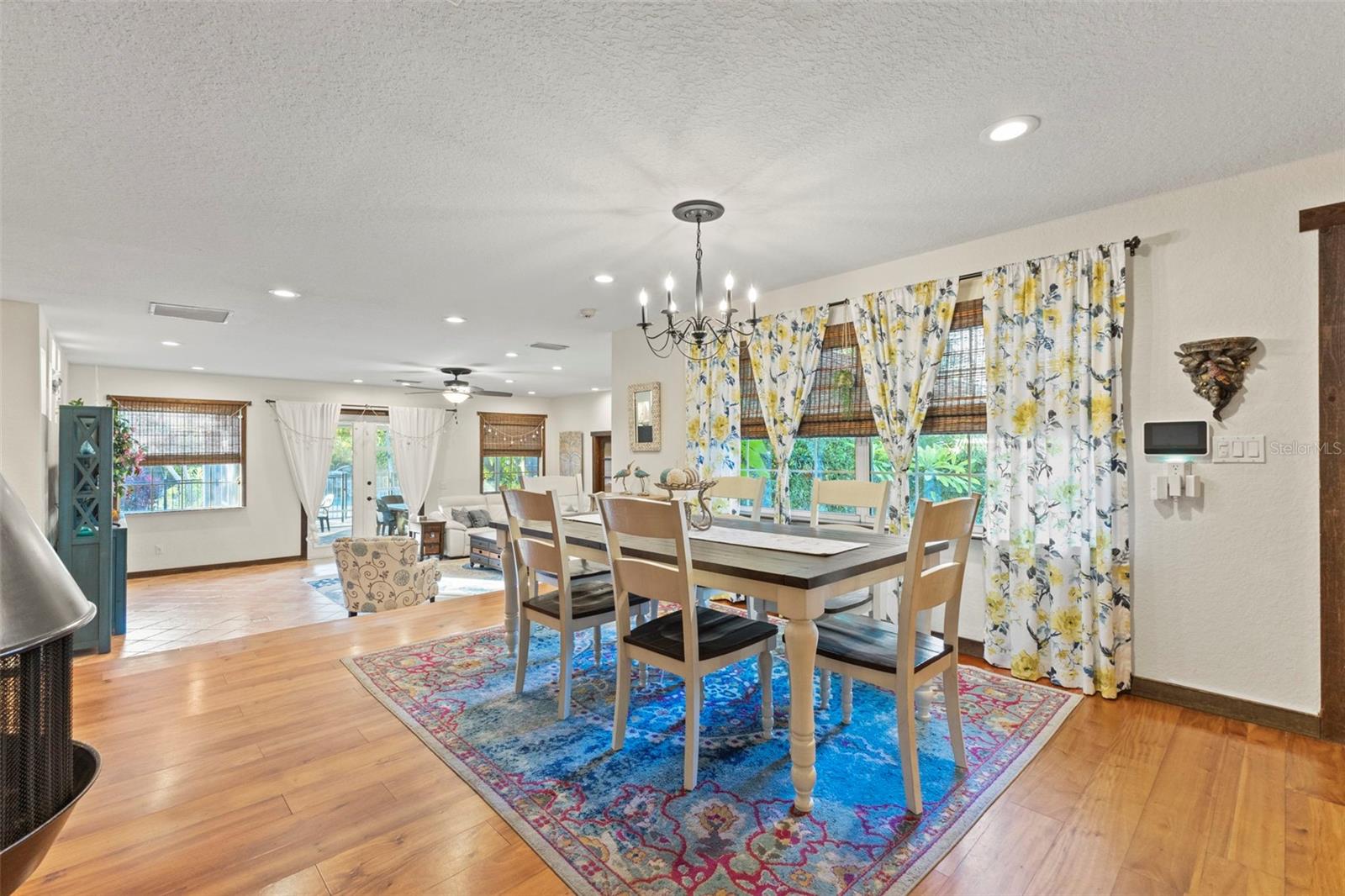 FLORA VILLA - Residential