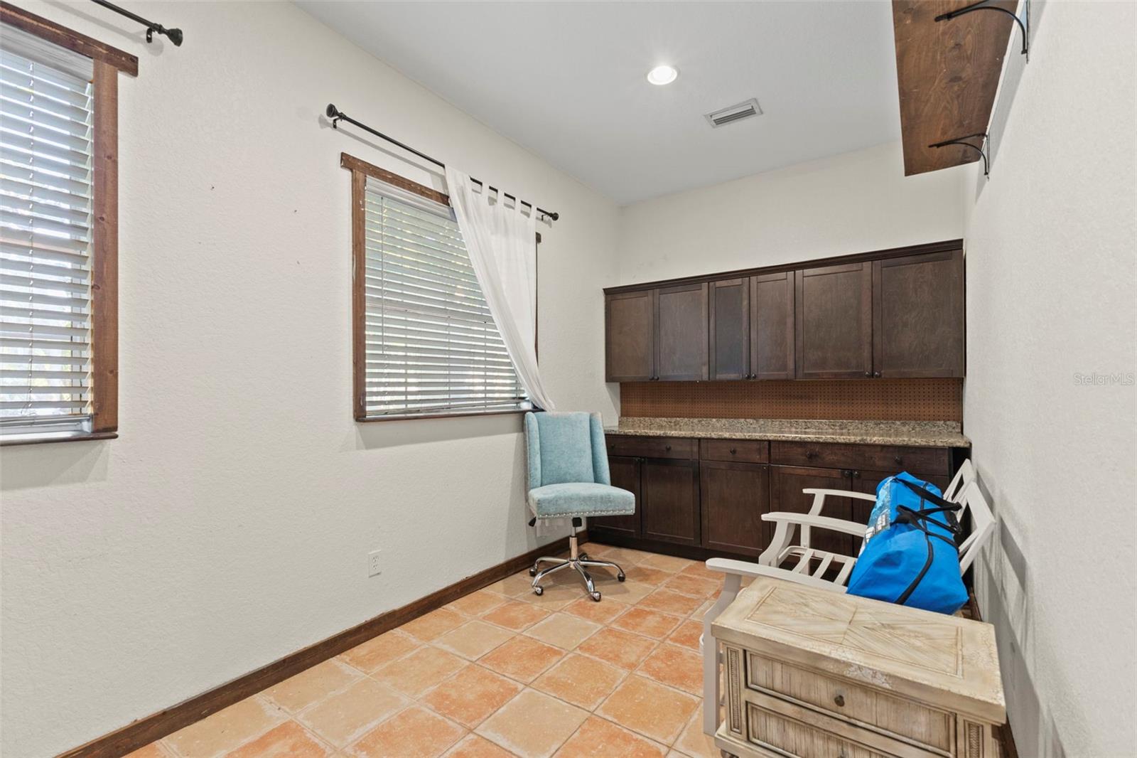 FLORA VILLA - Residential