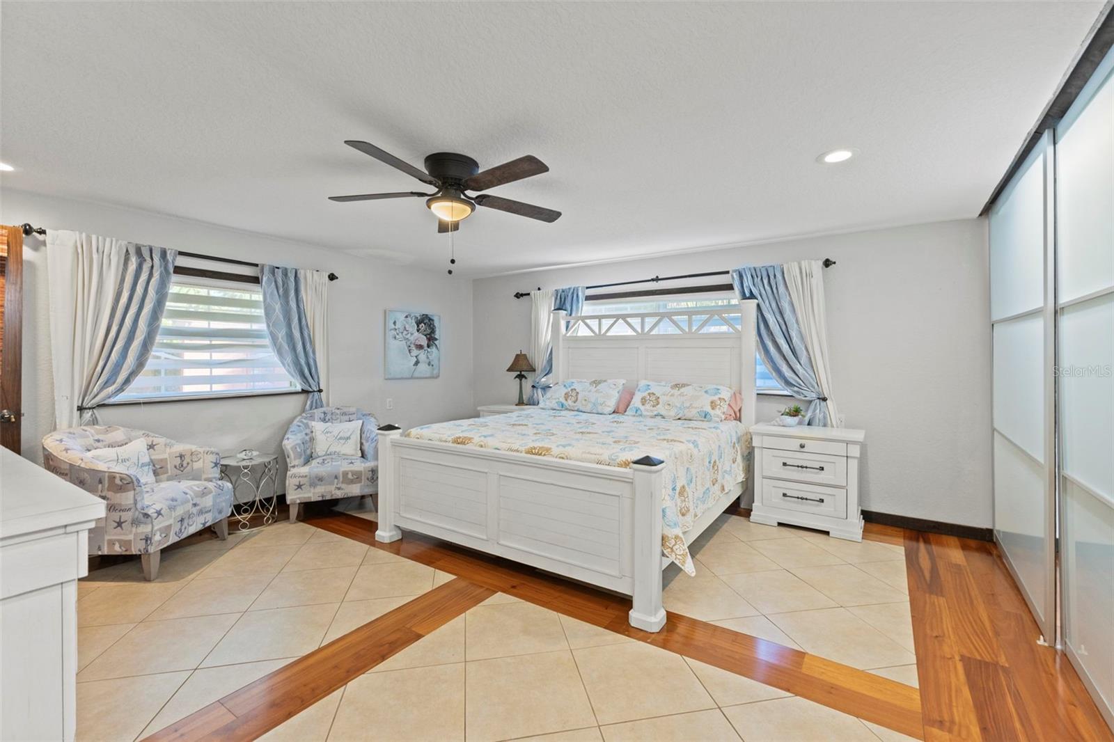 FLORA VILLA - Residential