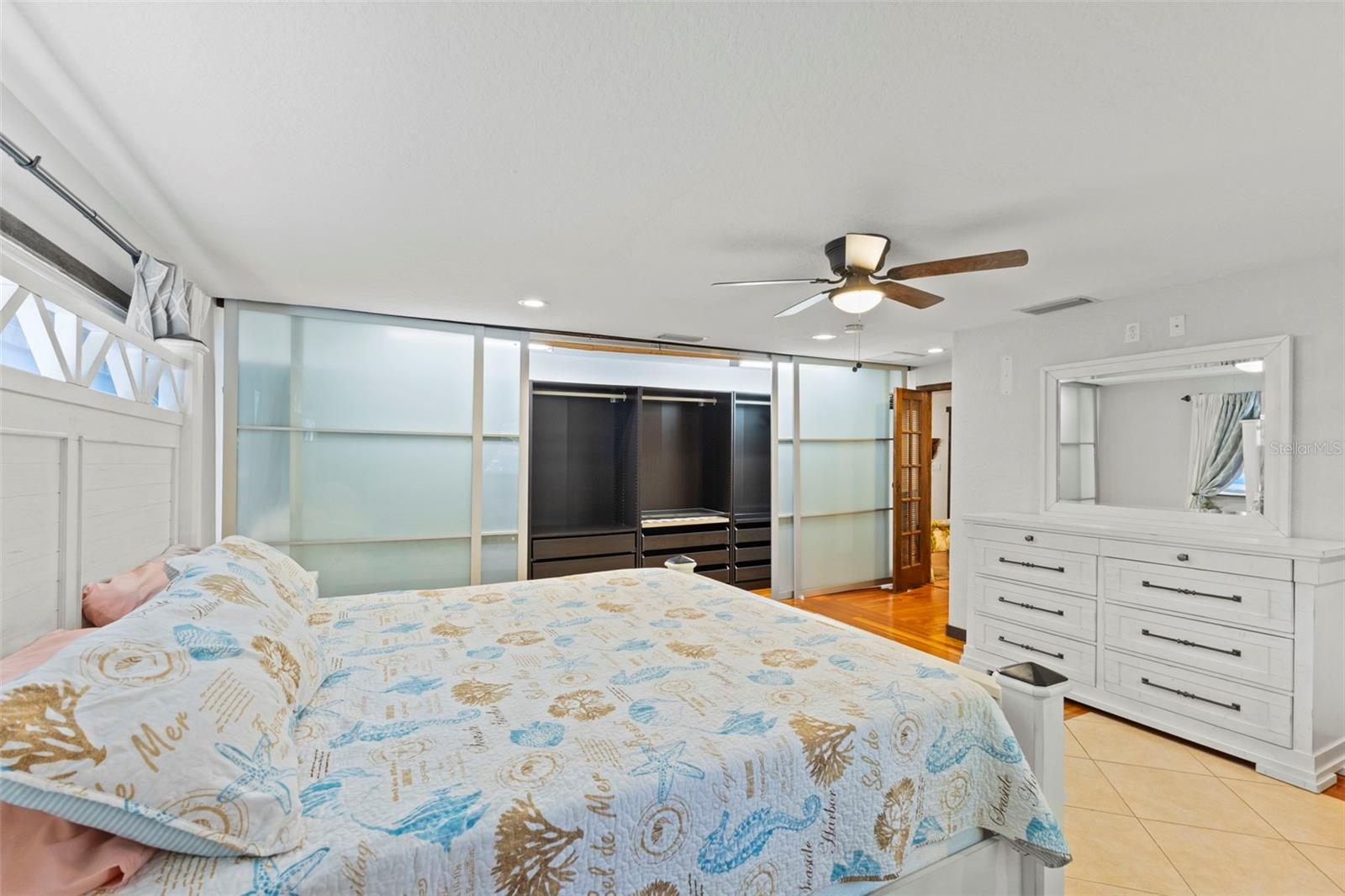 FLORA VILLA - Residential