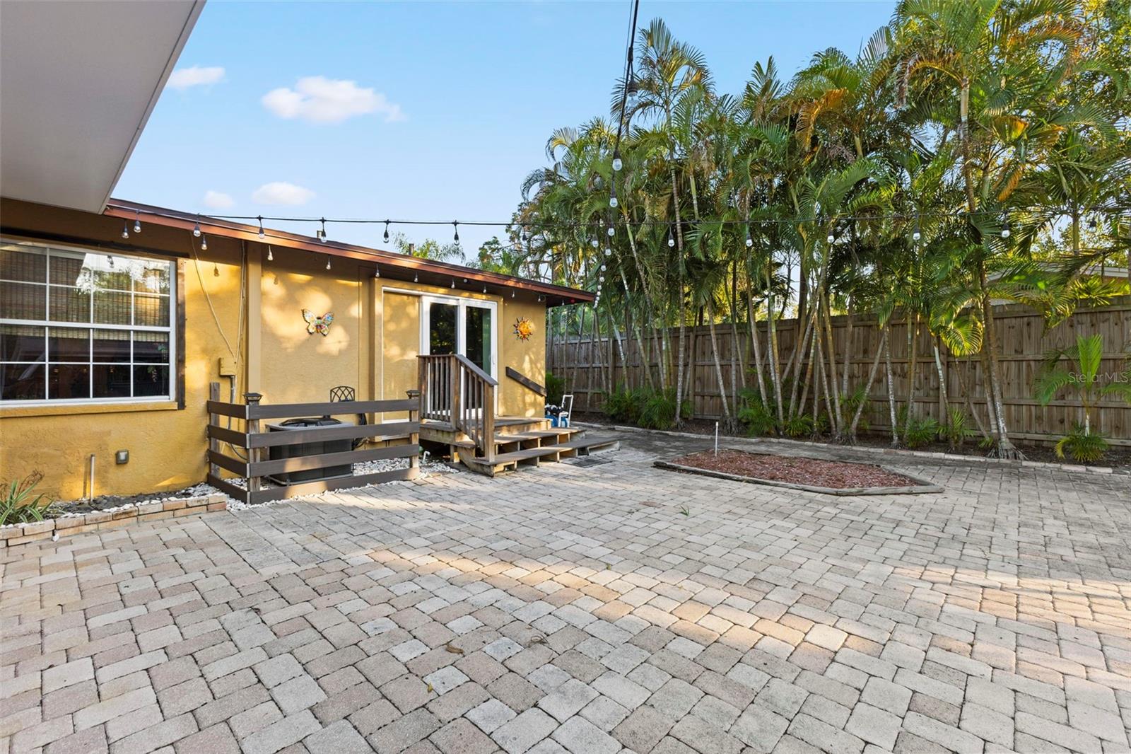 FLORA VILLA - Residential