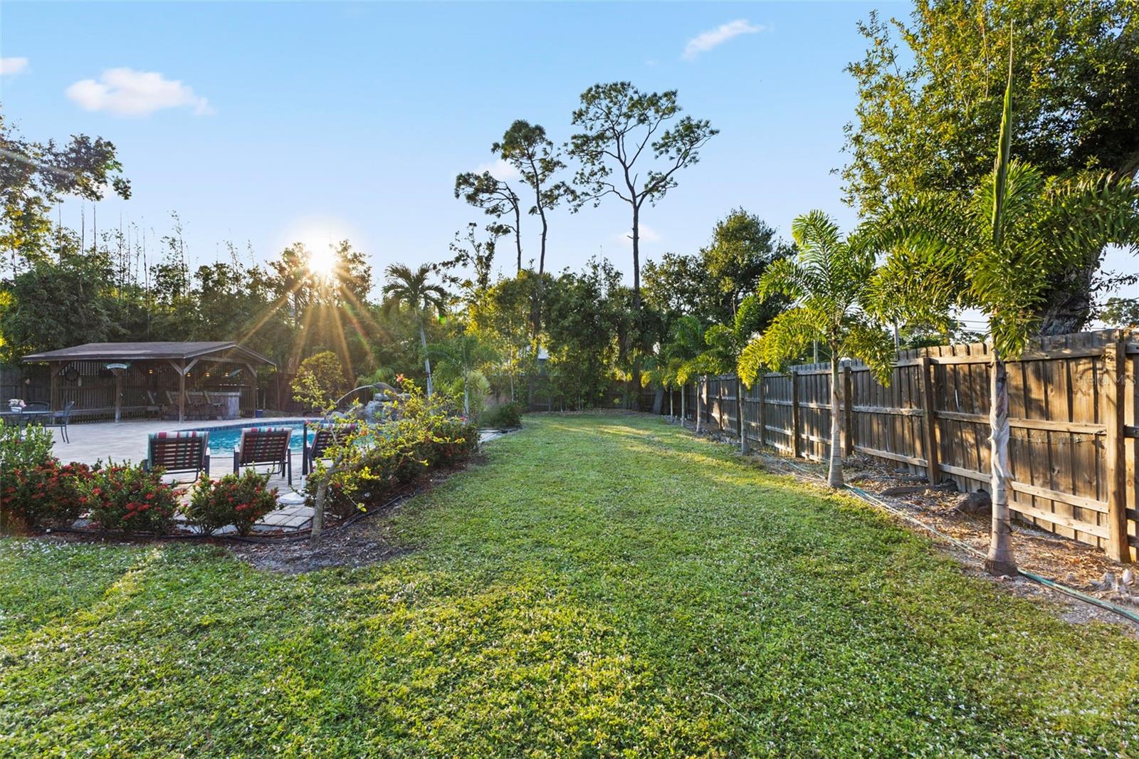 FLORA VILLA - Residential