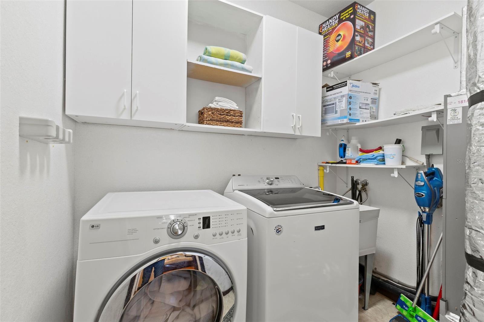 FLORA VILLA - Residential