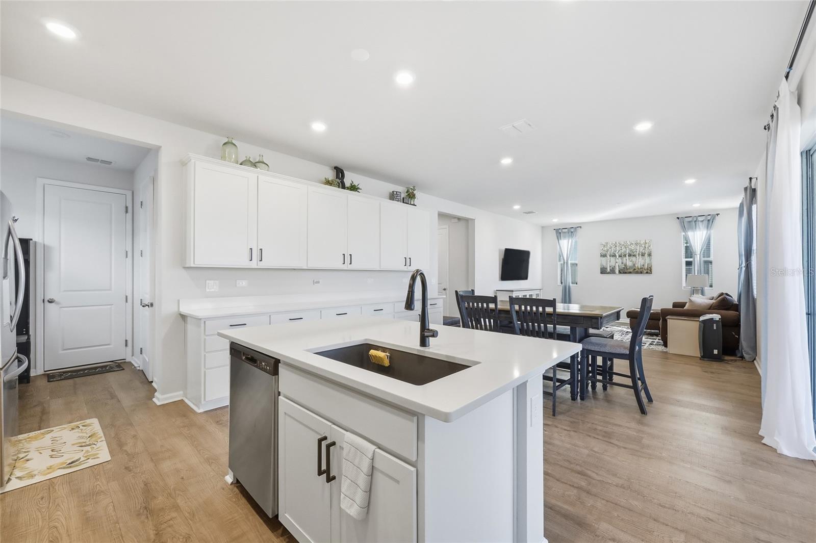 FOREST LAKE PH 1 - Residential Lease