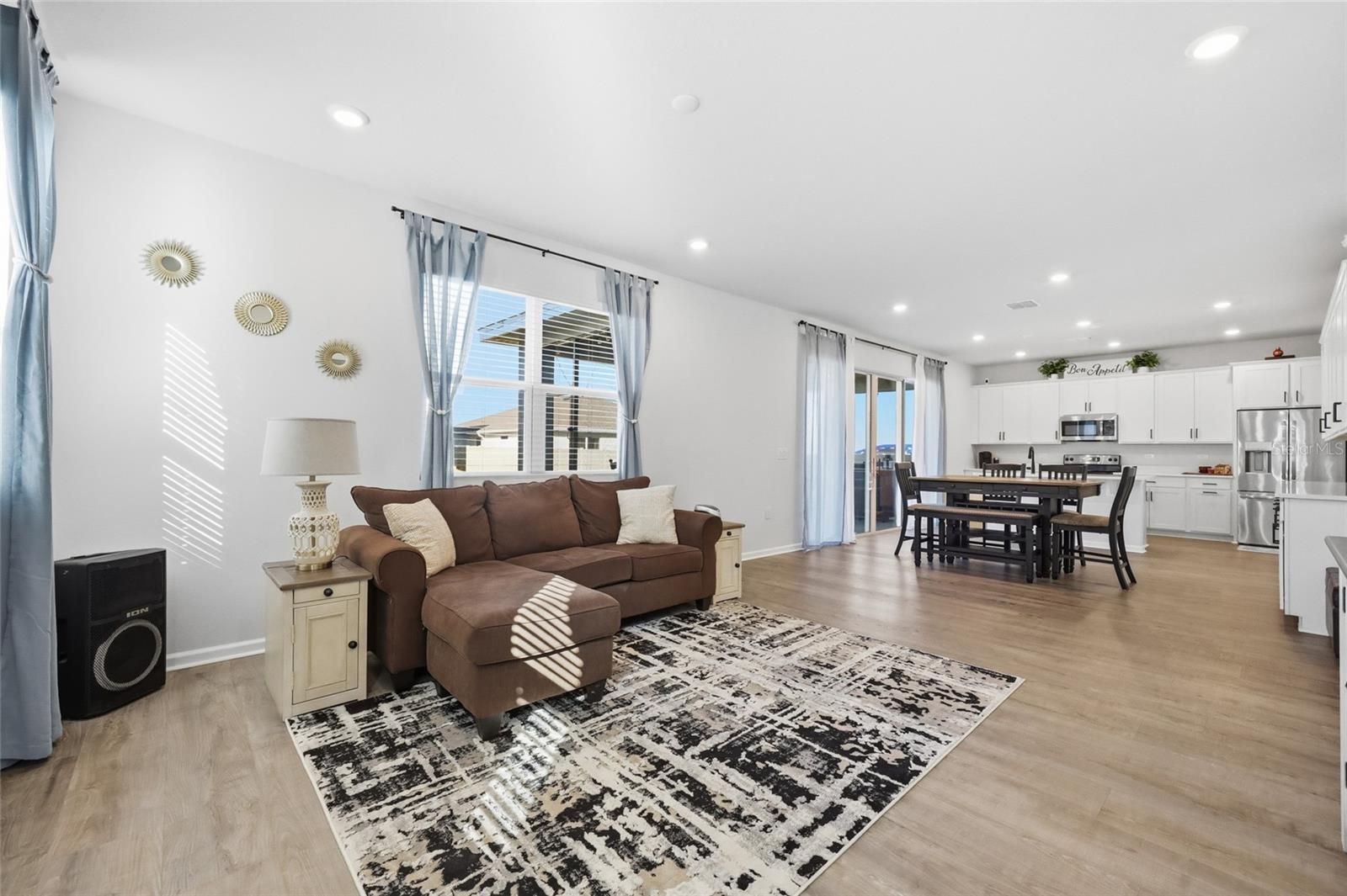 FOREST LAKE PH 1 - Residential Lease