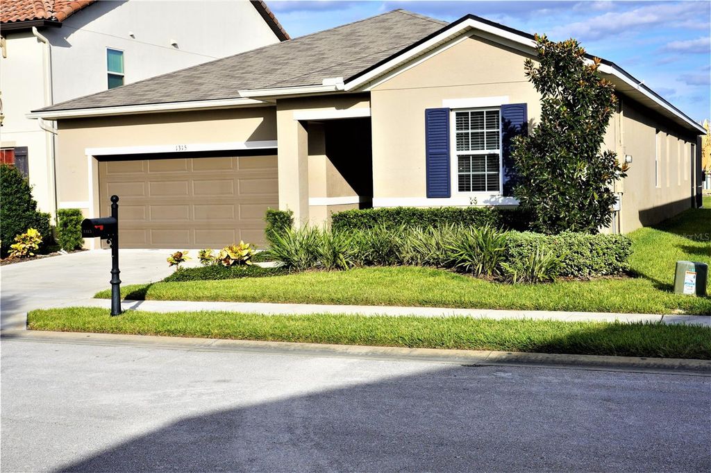 Photo of 1315 Yorkshire Court, Davenport, FL 33896 (MLS # O6380318)