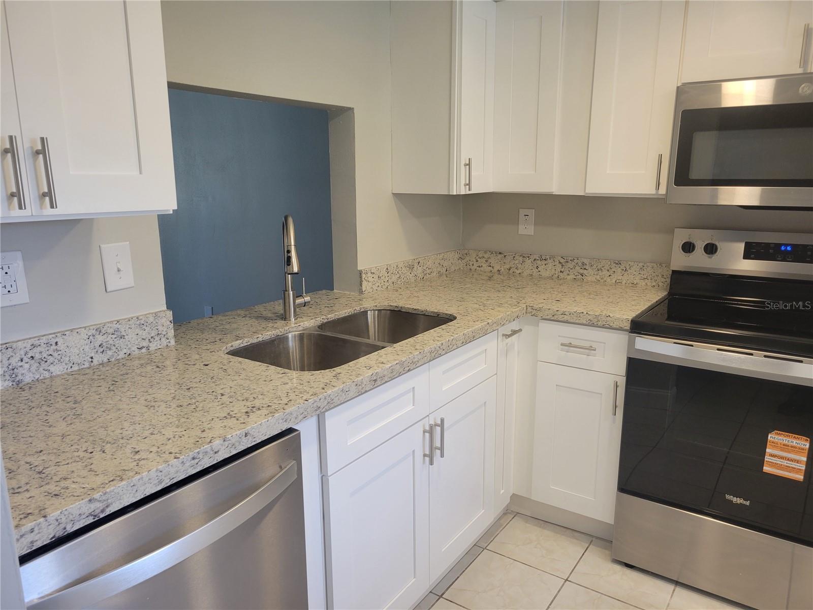 GARDENS BEACON SQUARE CONDO04B - Residential