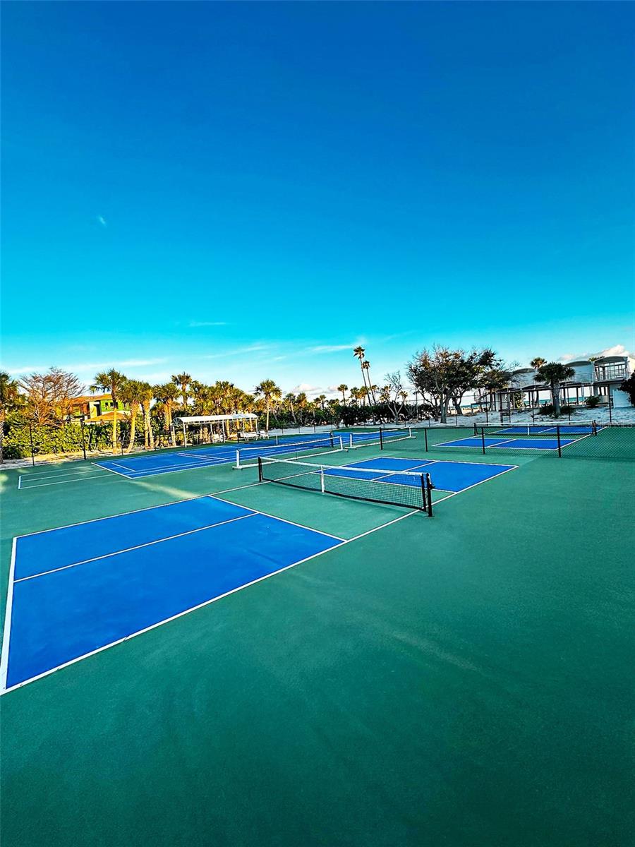 SANDERLING CLUB / SIESTA PROPERTIES INC - Land