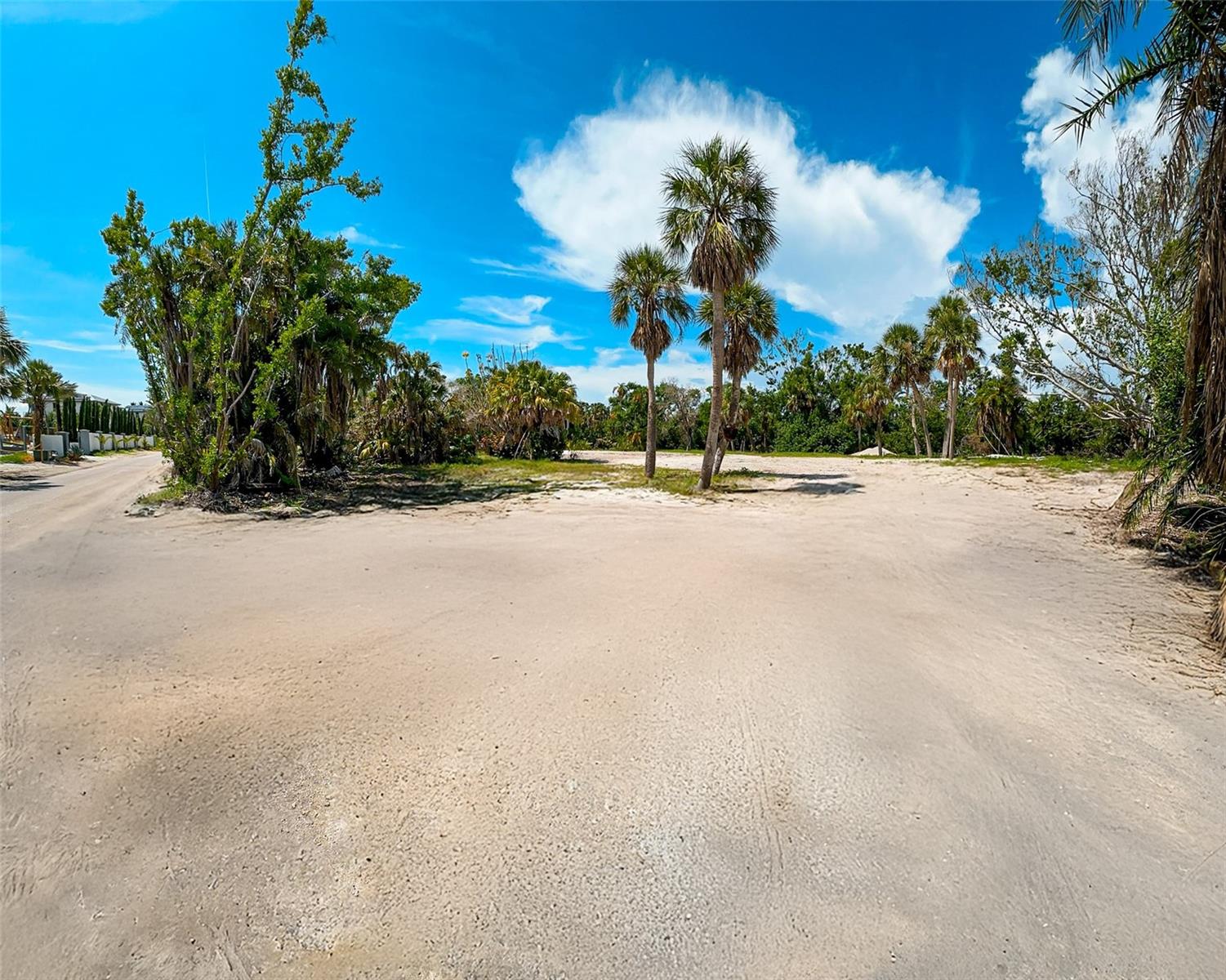 SANDERLING CLUB / SIESTA PROPERTIES INC - Land