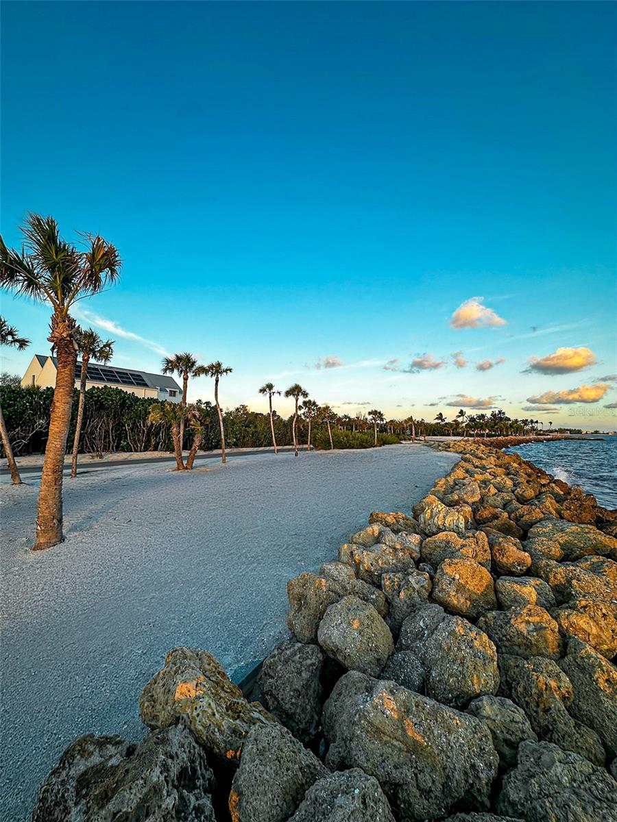 SANDERLING CLUB / SIESTA PROPERTIES INC - Land