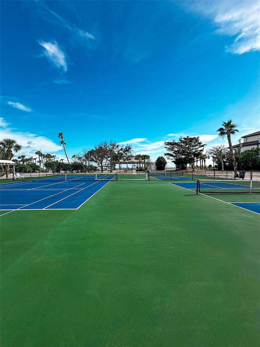 SANDERLING CLUB / SIESTA PROPERTIES INC - Land