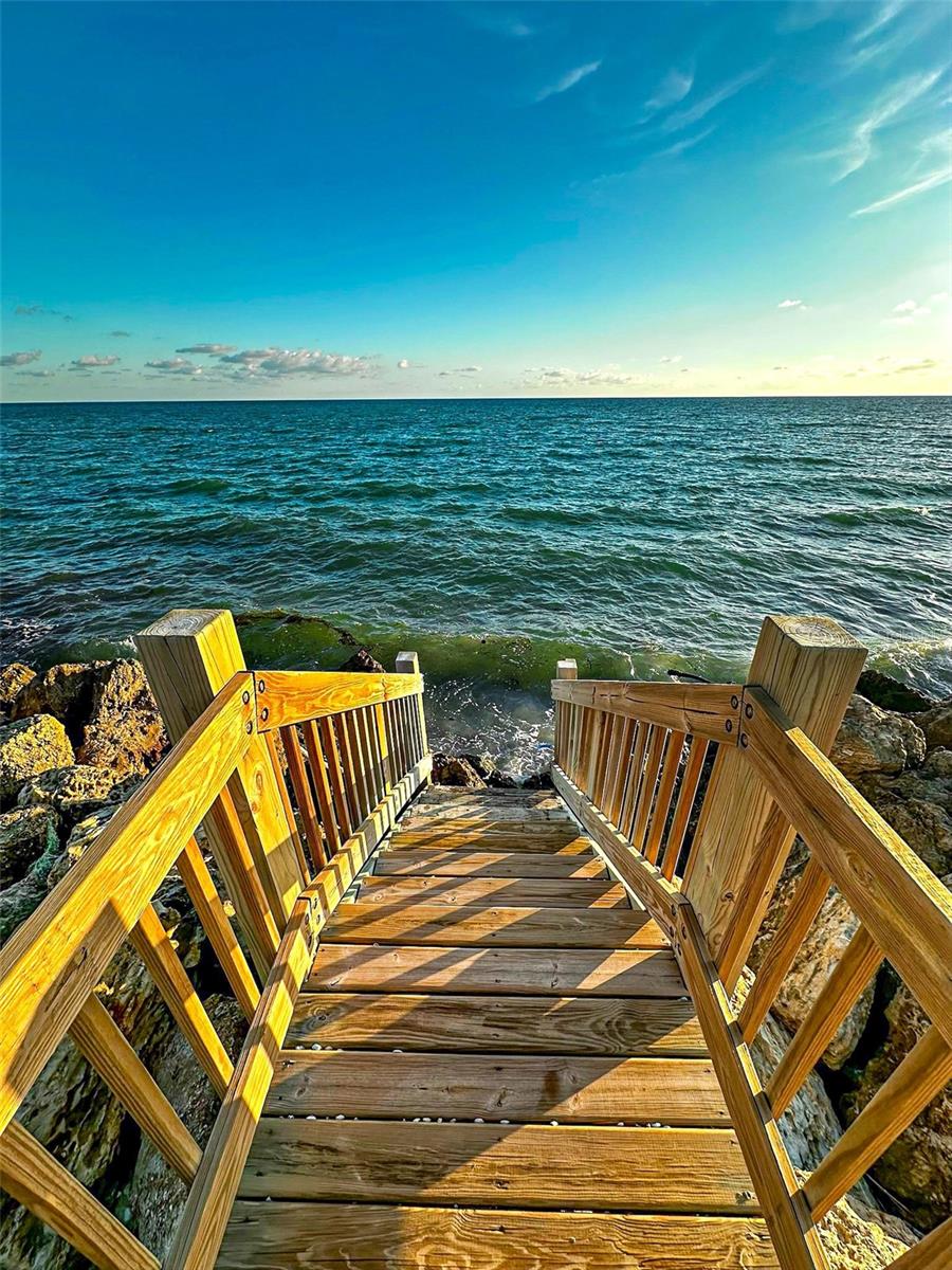 SANDERLING CLUB / SIESTA PROPERTIES INC - Land