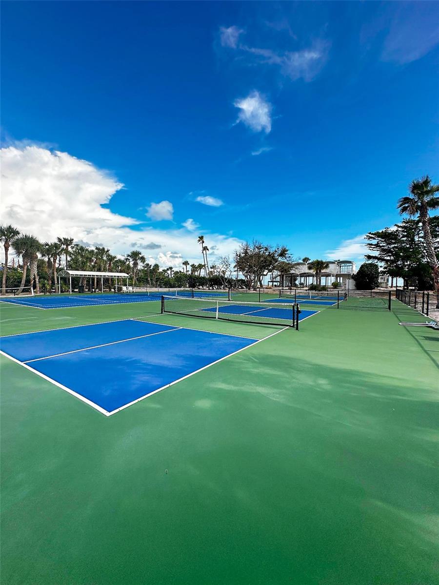 SANDERLING CLUB / SIESTA PROPERTIES INC - Land