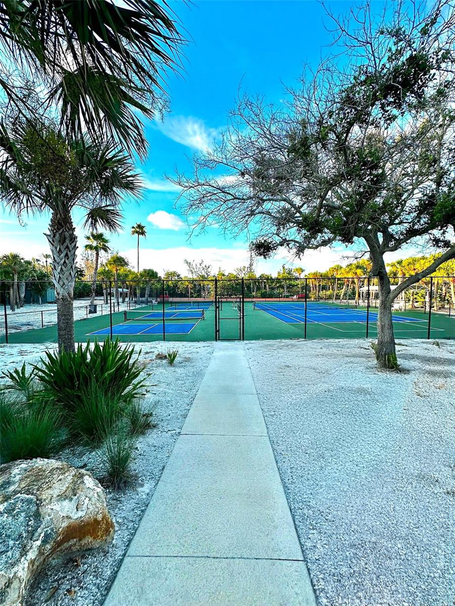 SANDERLING CLUB / SIESTA PROPERTIES INC - Land