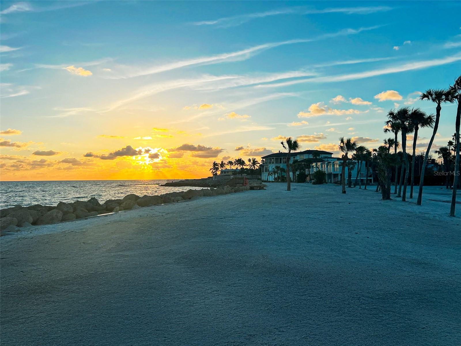 SANDERLING CLUB / SIESTA PROPERTIES INC - Land