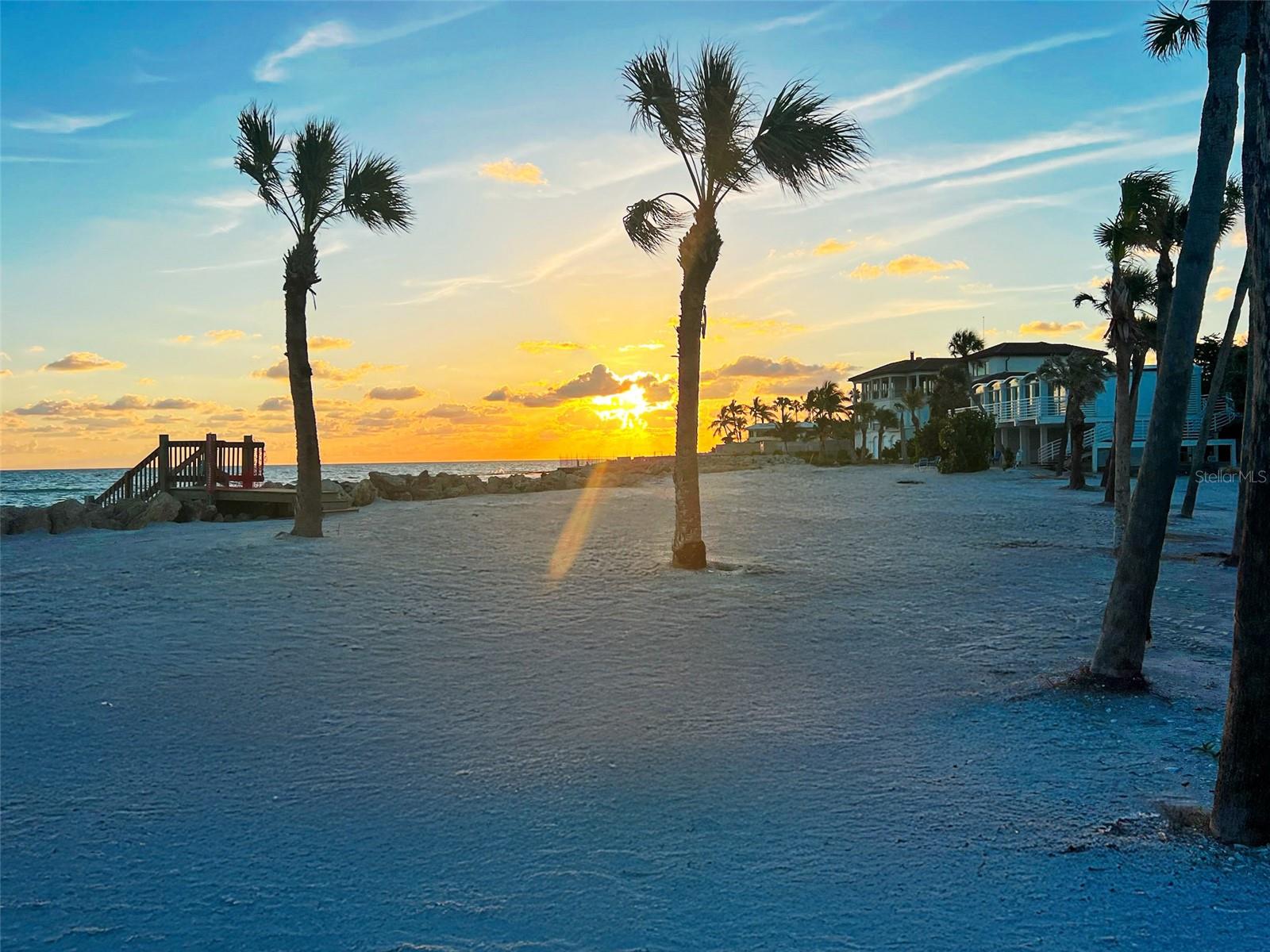 SANDERLING CLUB / SIESTA PROPERTIES INC - Land