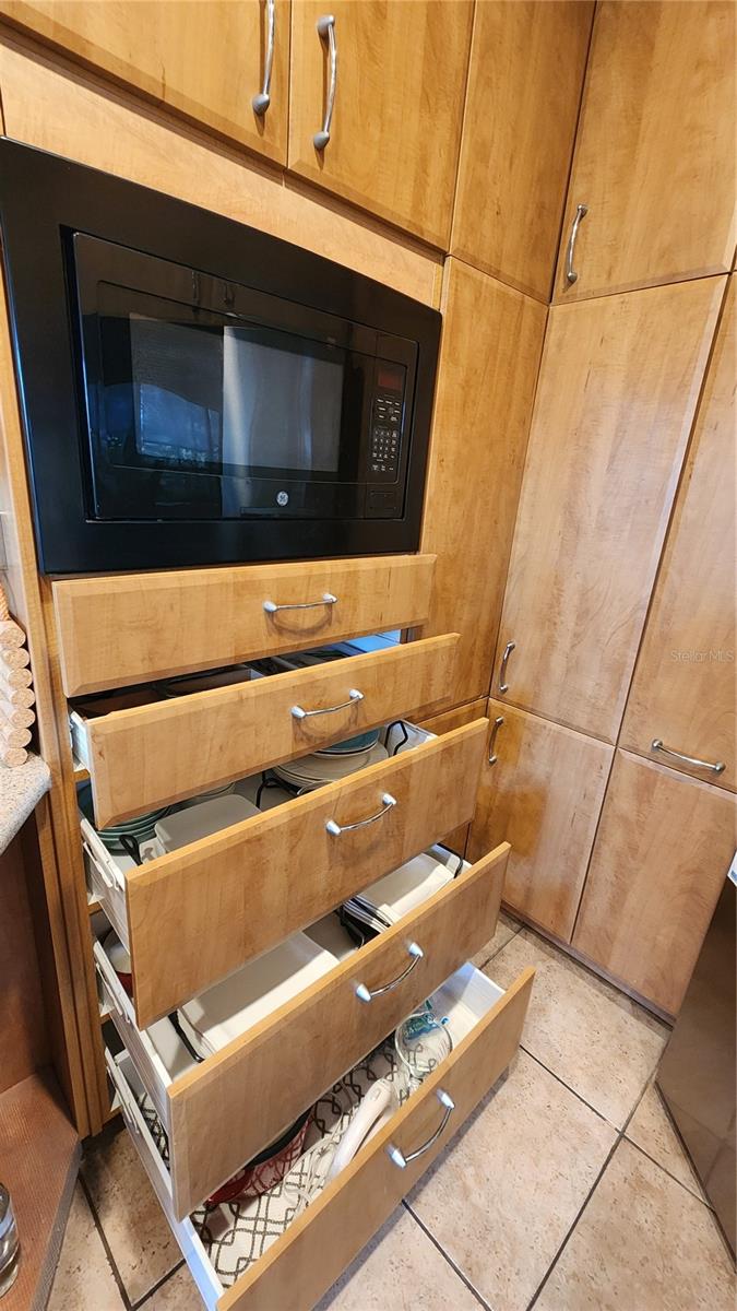 LAKESIDE PLANTATION - Residential