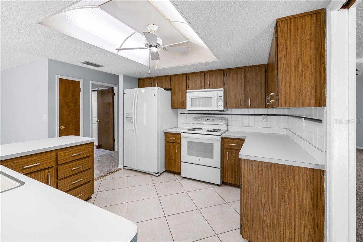 SPRING HILL - Residential