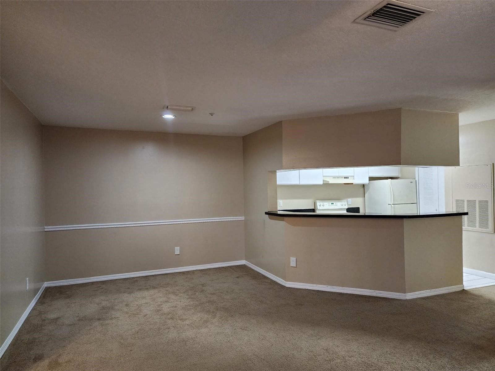 SUNTREE CENTER SUNTREE PUD STAGE 03 TR 25A - Residential Lease