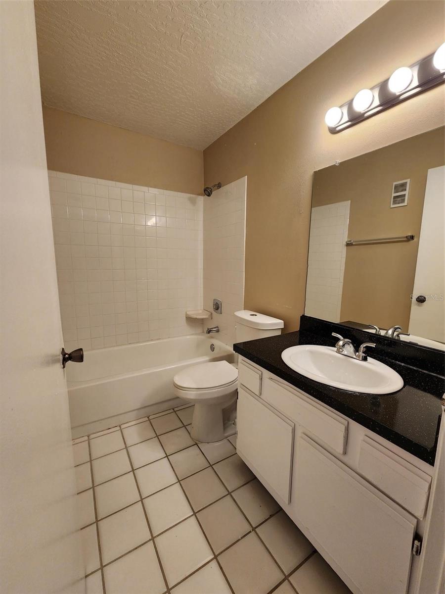 SUNTREE CENTER SUNTREE PUD STAGE 03 TR 25A - Residential Lease