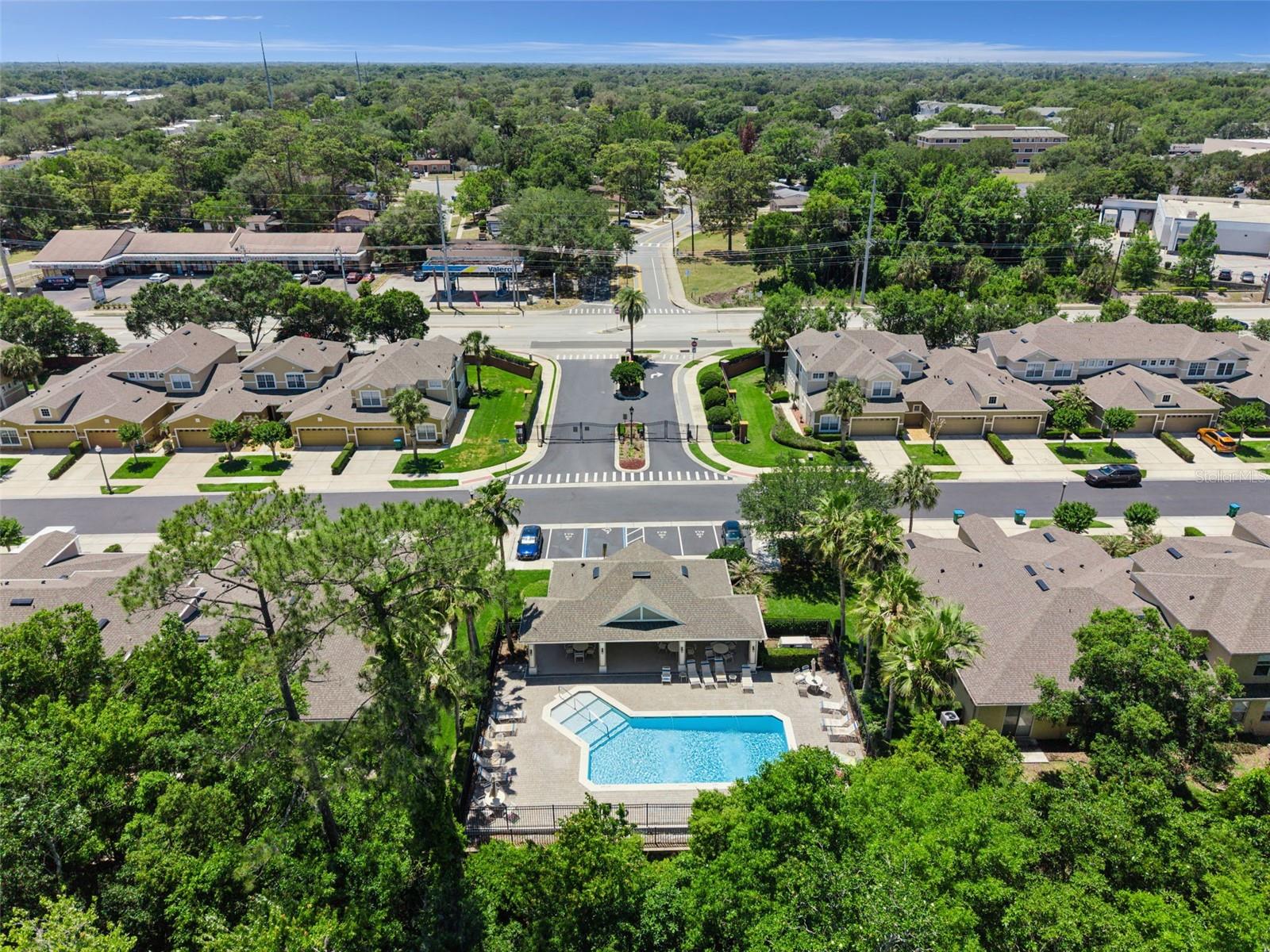 HARBOR WINDS - Residential